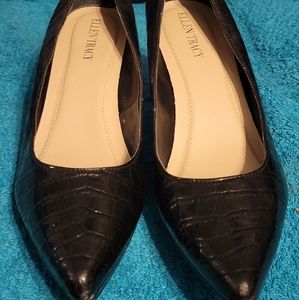 Black patent leather pumps